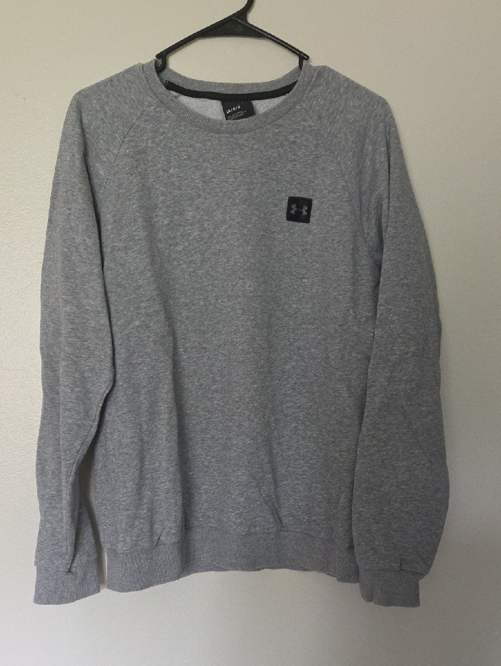 Under Armour Men’s Light Gray Crewneck Sweatshirt